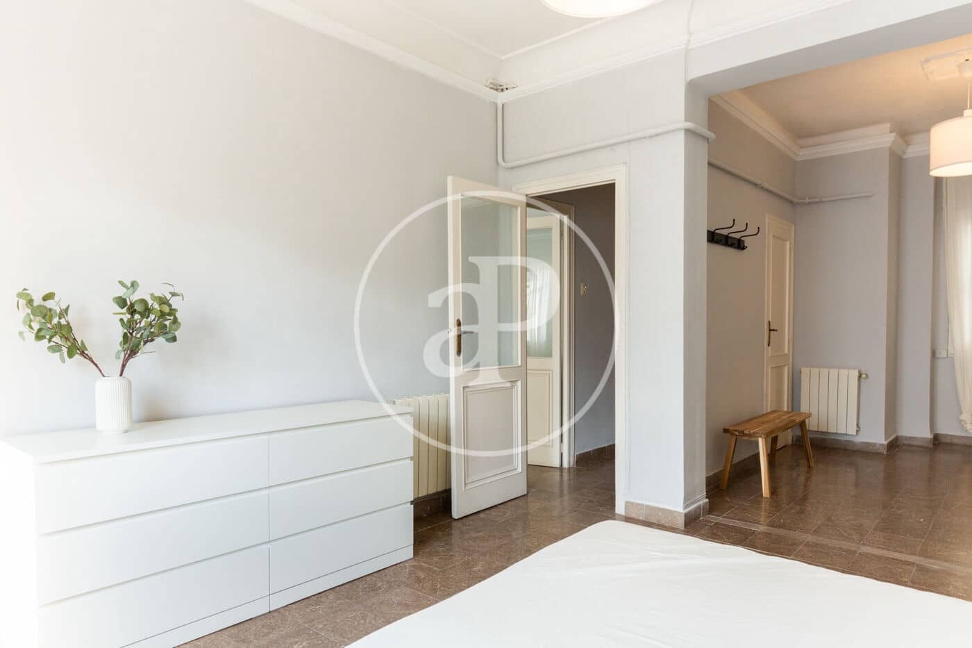 3 quarto Apartamento para arrendar em Valencia cidade - 2 400 € (Ref: 9815927)