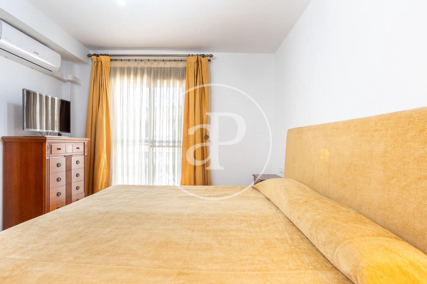 5 quarto Apartamento para arrendar em Valencia cidade com garagem - 3 800 € (Ref: 9820597)