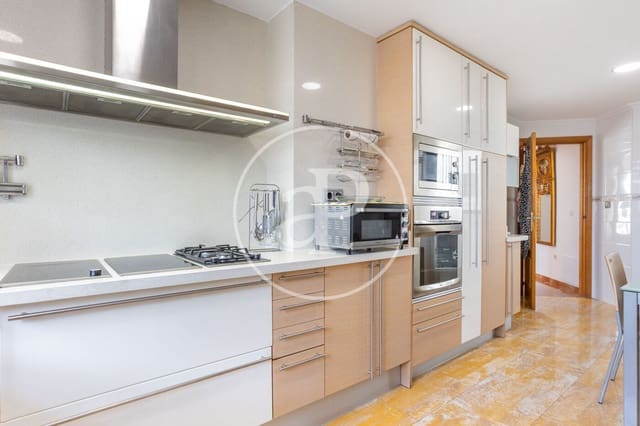5 quarto Apartamento para arrendar em Morvedre, Valência cidade com garagem - 3 800 € (Ref: 9820597)