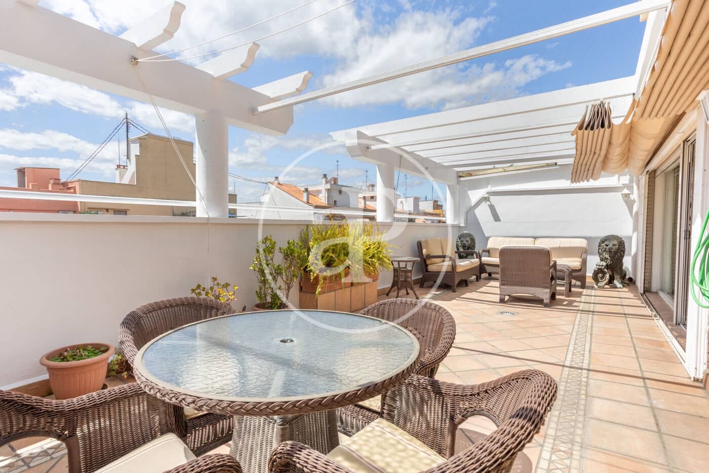 5 quarto Apartamento para arrendar em Valencia cidade com garagem - 3 800 € (Ref: 9820597)