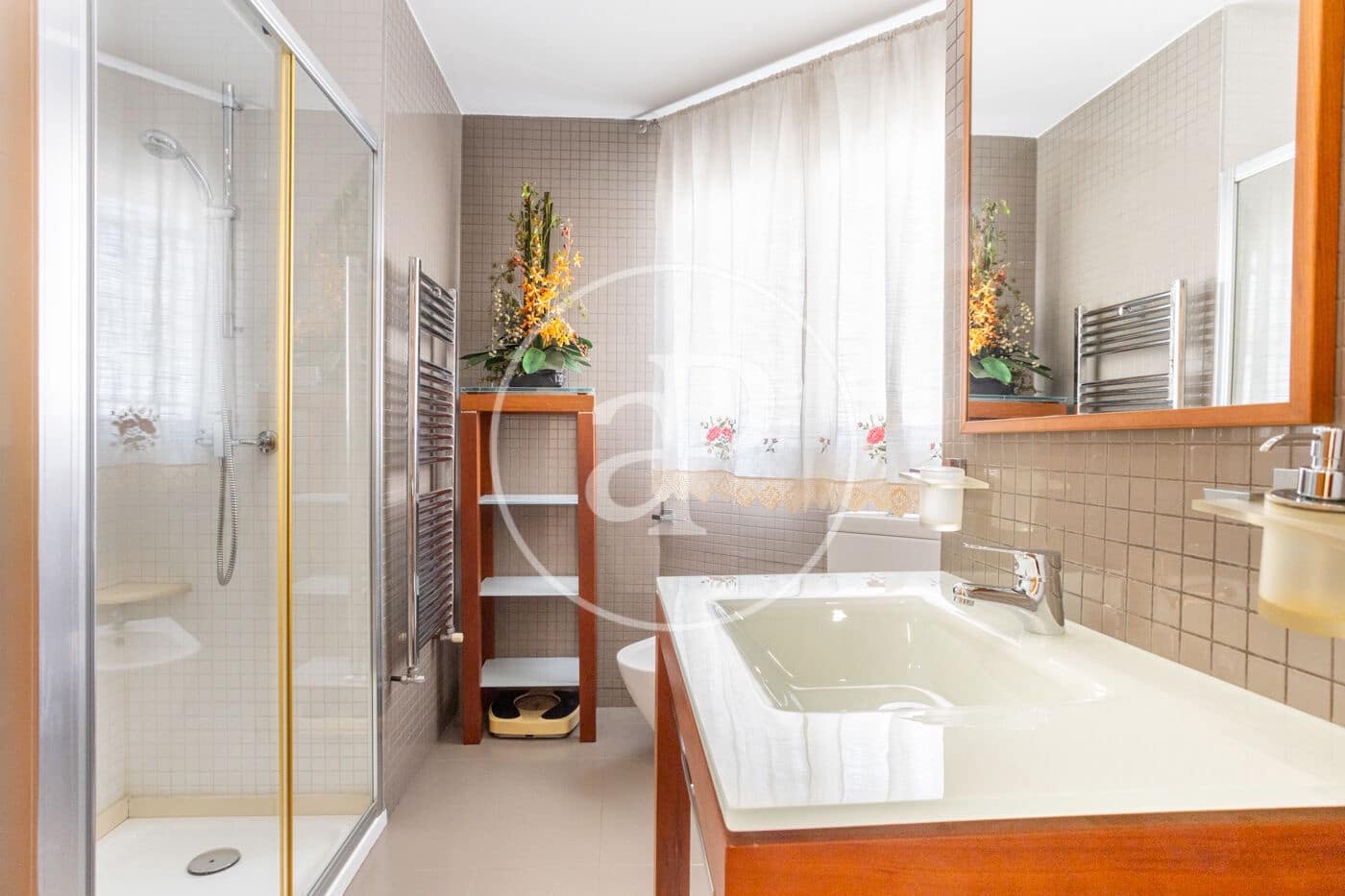 5 quarto Apartamento para arrendar em Valencia cidade com garagem - 3 800 € (Ref: 9820597)