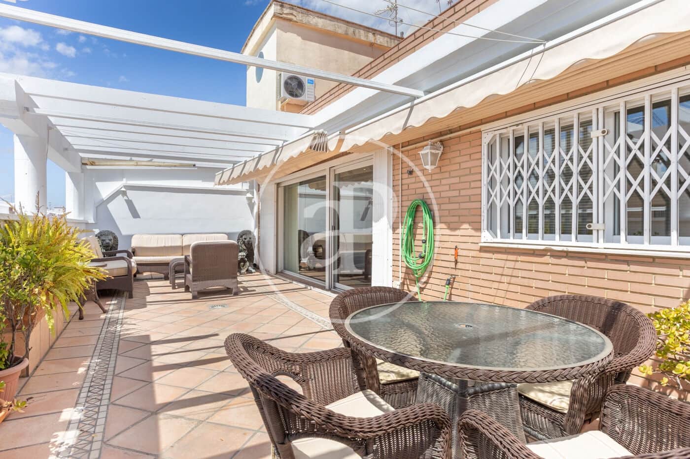 5 quarto Apartamento para arrendar em Valencia cidade com garagem - 3 800 € (Ref: 9820597)