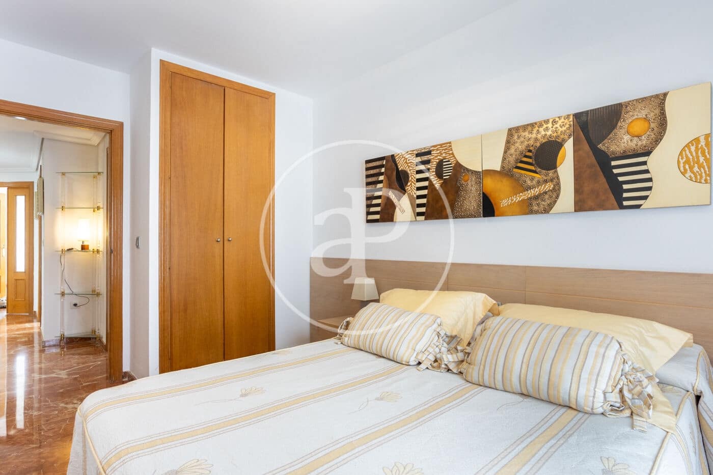 5 quarto Apartamento para arrendar em Valencia cidade com garagem - 3 800 € (Ref: 9820597)