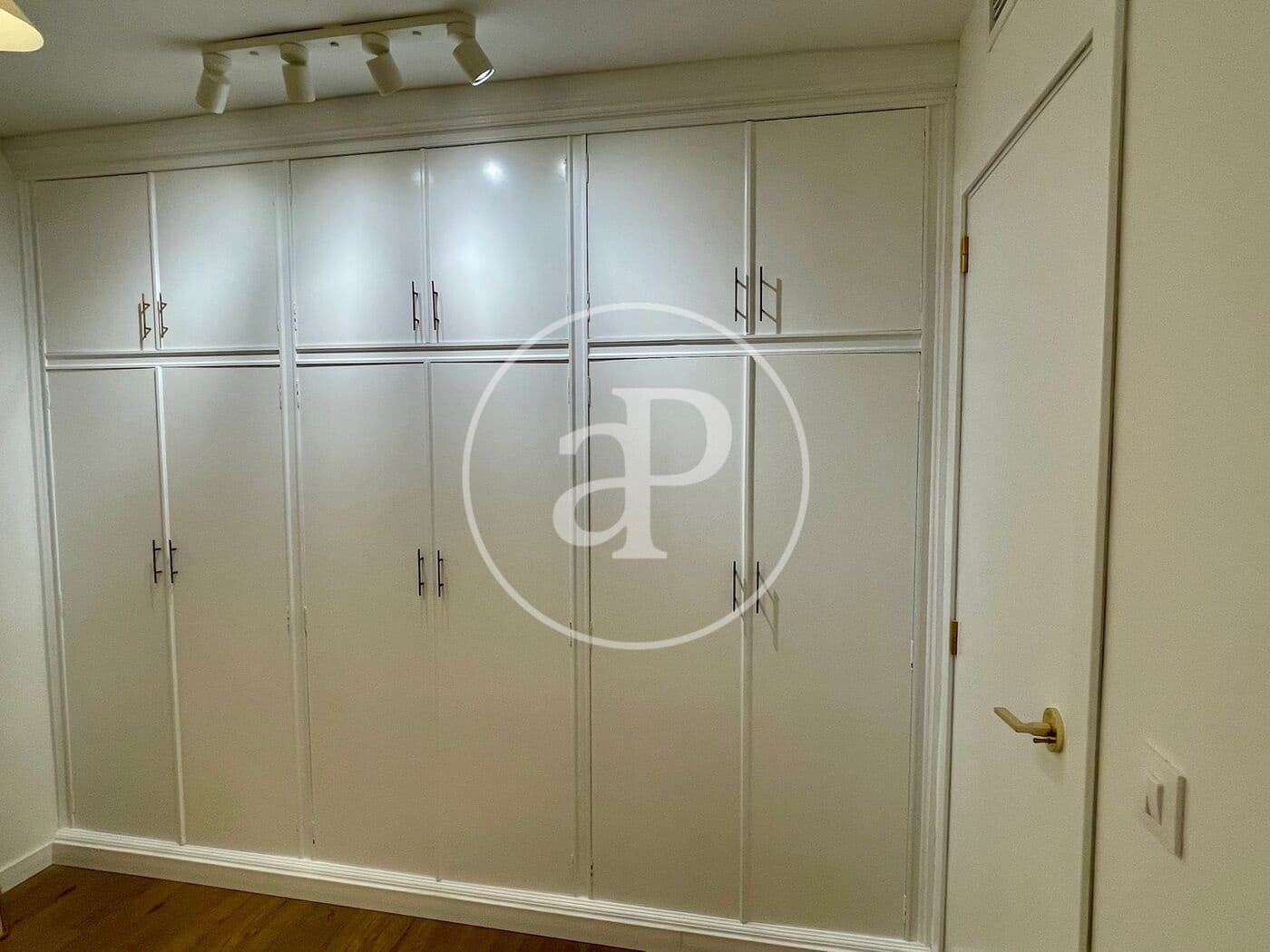 2 Zimmer Apartment zu vermieten in Valencia Stadt - 2.000 € (Ref: 9820600)