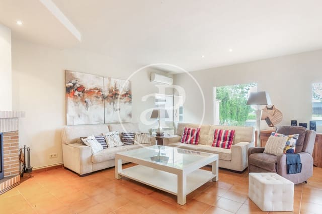6 bedroom Villa for rent in Bétera with pool - € 3,800 (Ref: 9820603)