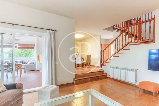 6 bedroom Villa for rent in Bétera with pool - € 3,800 (Ref: 9820603)