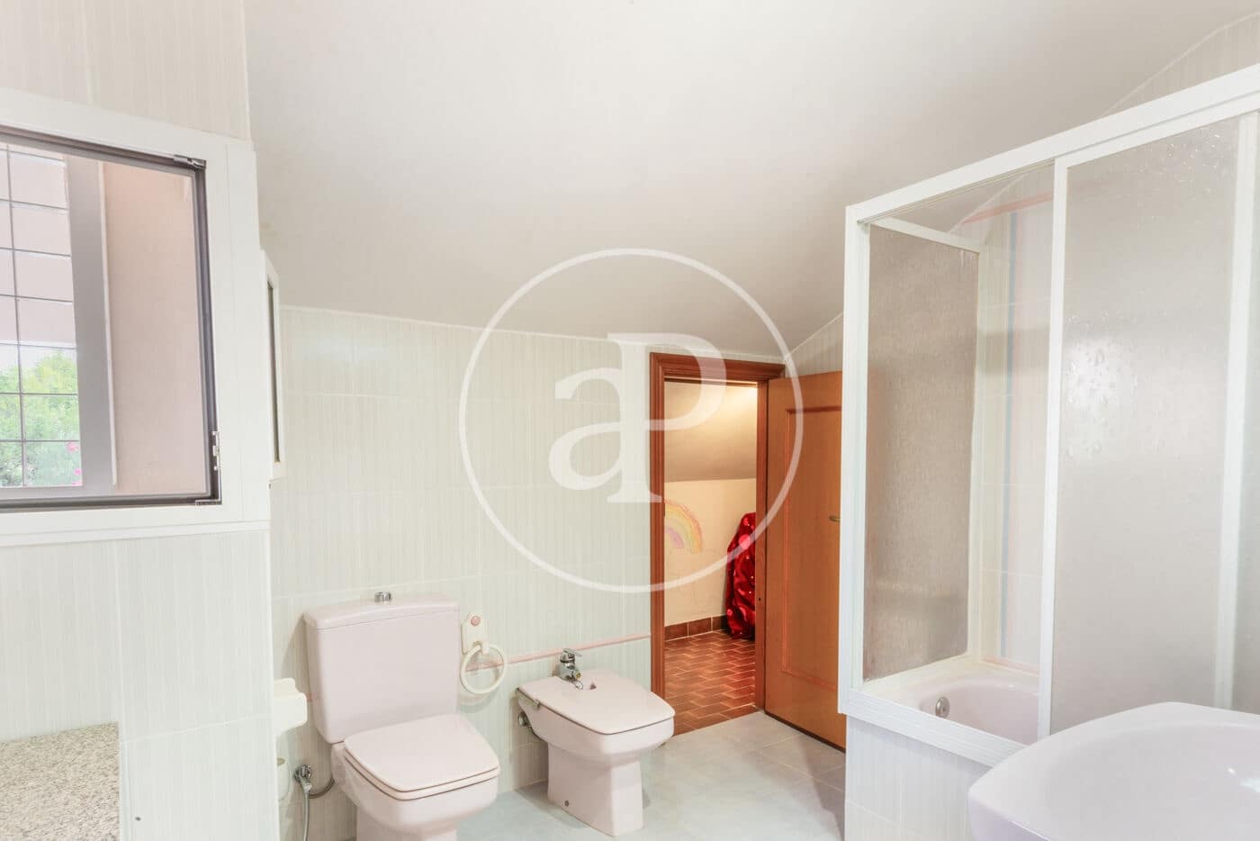 6 bedroom Villa for rent in Betera with pool - € 3,800 (Ref: 9820603)