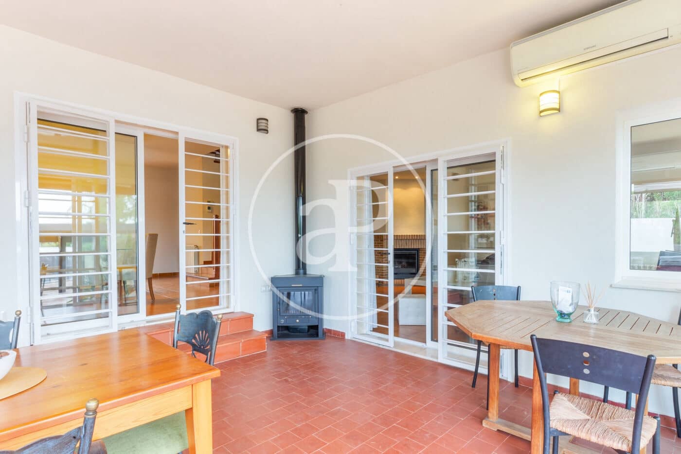 6 bedroom Villa for rent in Betera with pool - € 3,800 (Ref: 9820603)