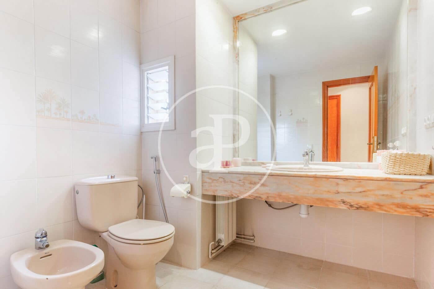 6 bedroom Villa for rent in Betera with pool - € 3,800 (Ref: 9820603)