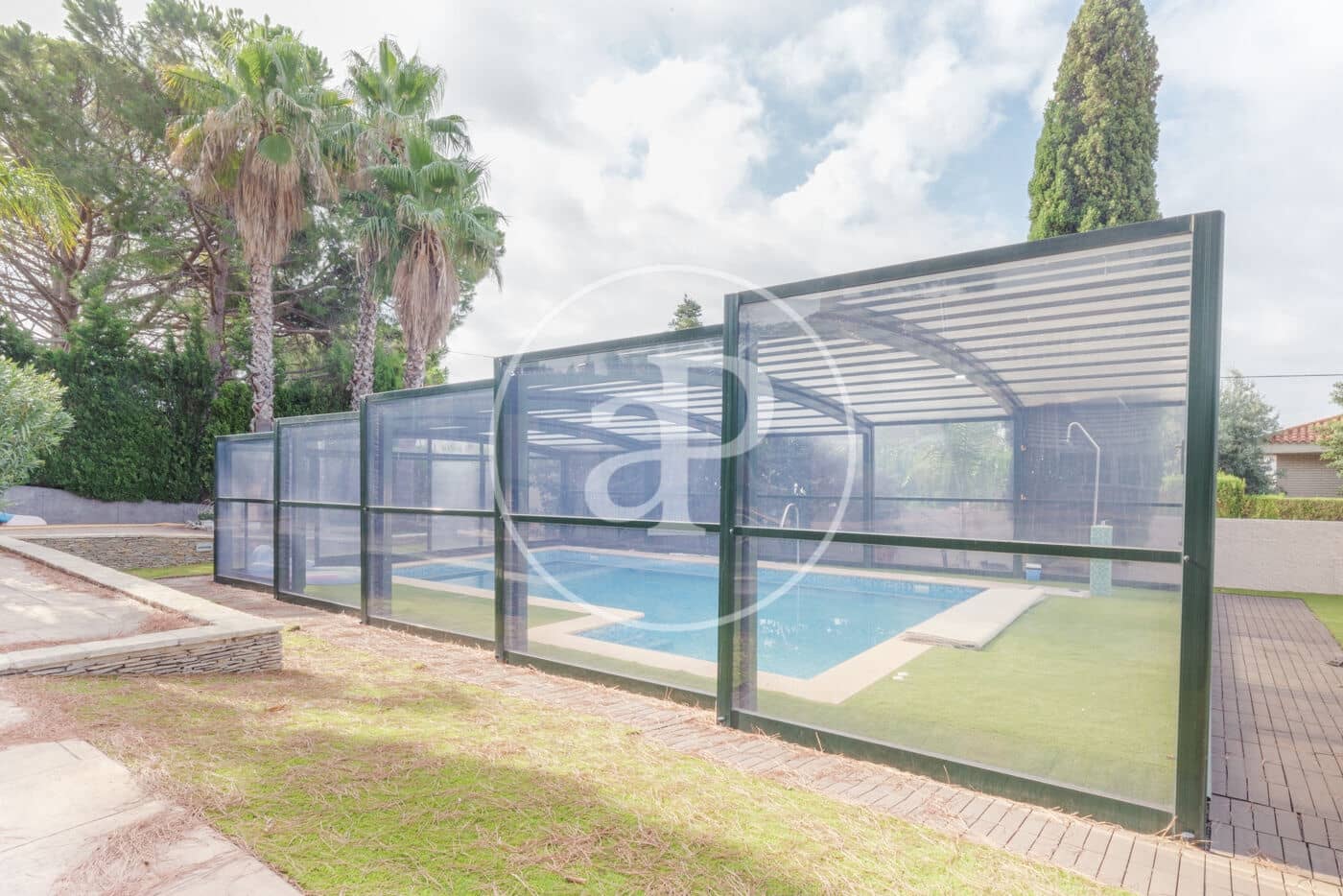 6 bedroom Villa for rent in Betera with pool - € 3,800 (Ref: 9820603)