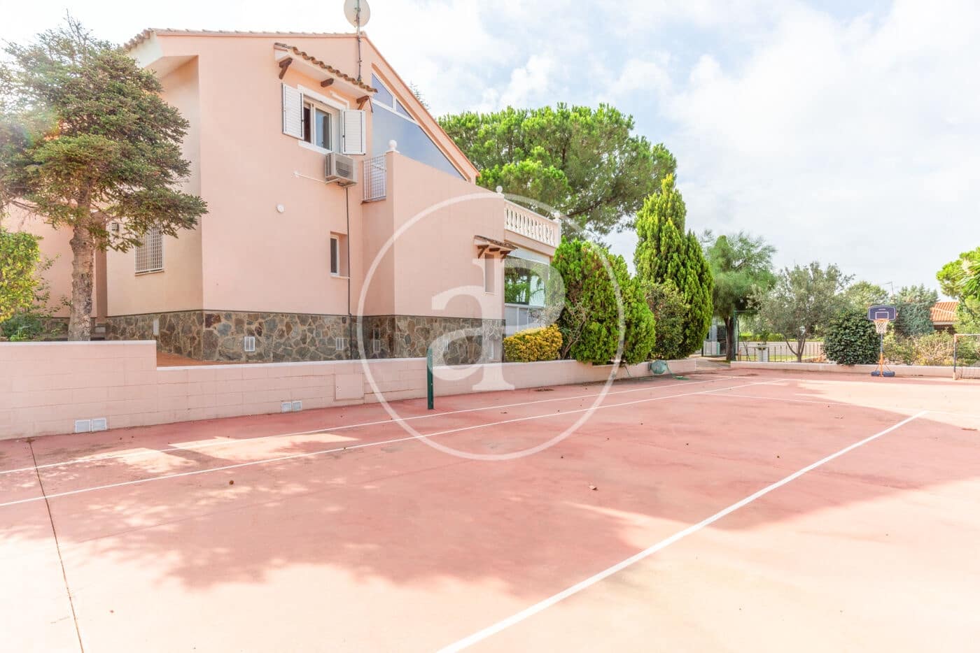 6 bedroom Villa for rent in Betera with pool - € 3,800 (Ref: 9820603)