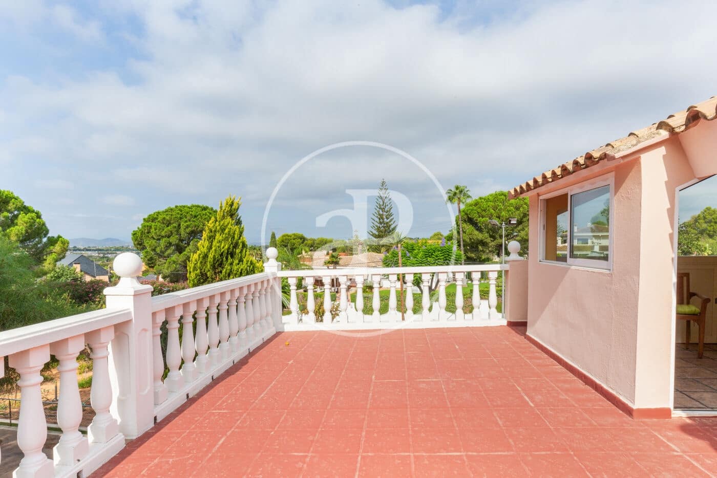 6 bedroom Villa for rent in Betera with pool - € 3,800 (Ref: 9820603)