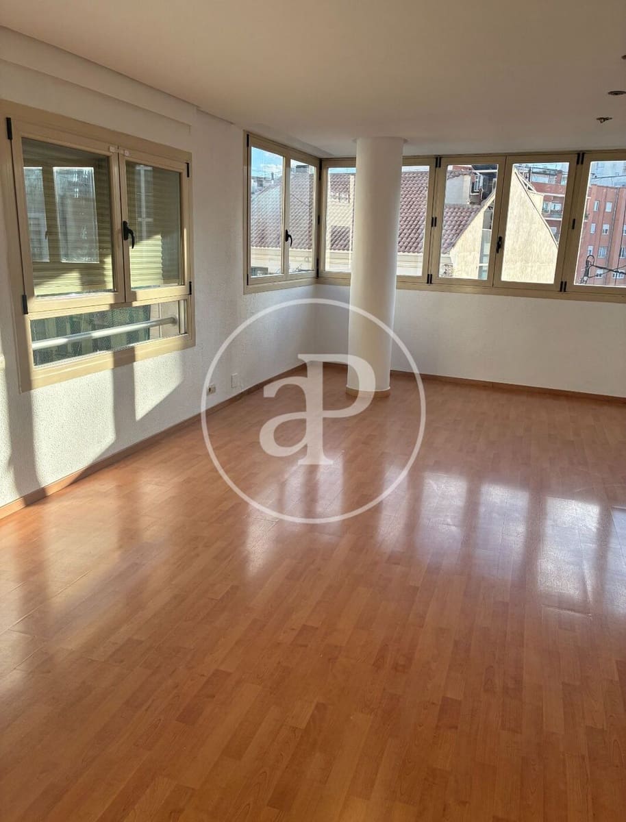 2 quarto Apartamento para arrendar em Valencia cidade - 1 600 € (Ref: 9820605)