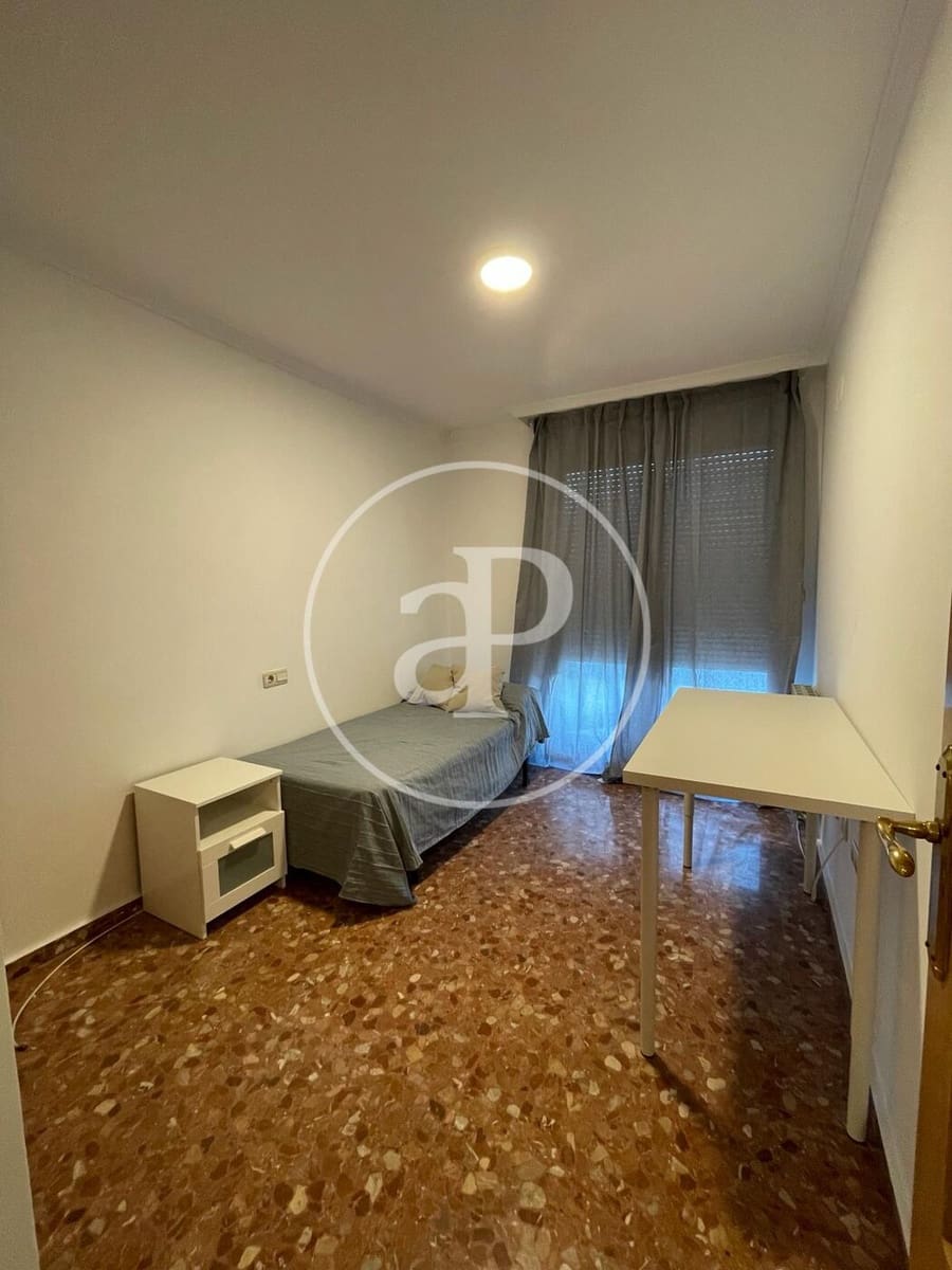 3 makuuhuone Huoneisto vuokrattavana paikassa Valencia kaupunki - 1 500 € (Ref: 9822997)