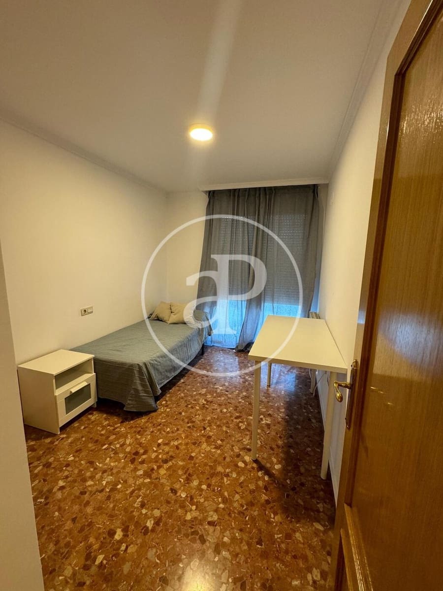 3 makuuhuone Huoneisto vuokrattavana paikassa Valencia kaupunki - 1 500 € (Ref: 9822997)