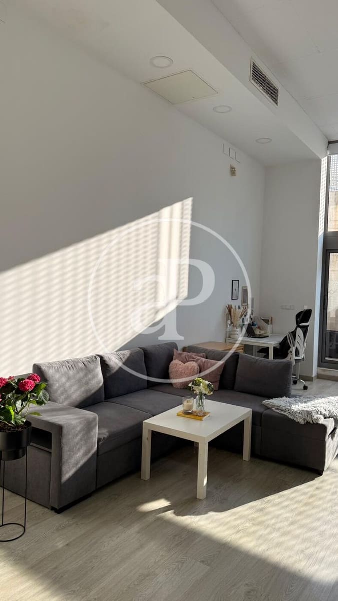 1 soveværelse Villa til leje i Valencia by med swimmingpool - € 1.300 (Ref: 9825335)