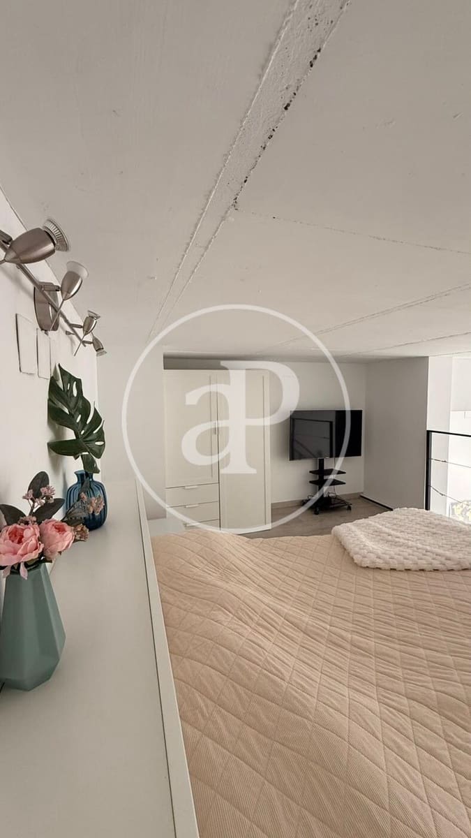 1 soveværelse Villa til leje i Valencia by med swimmingpool - € 1.300 (Ref: 9825335)