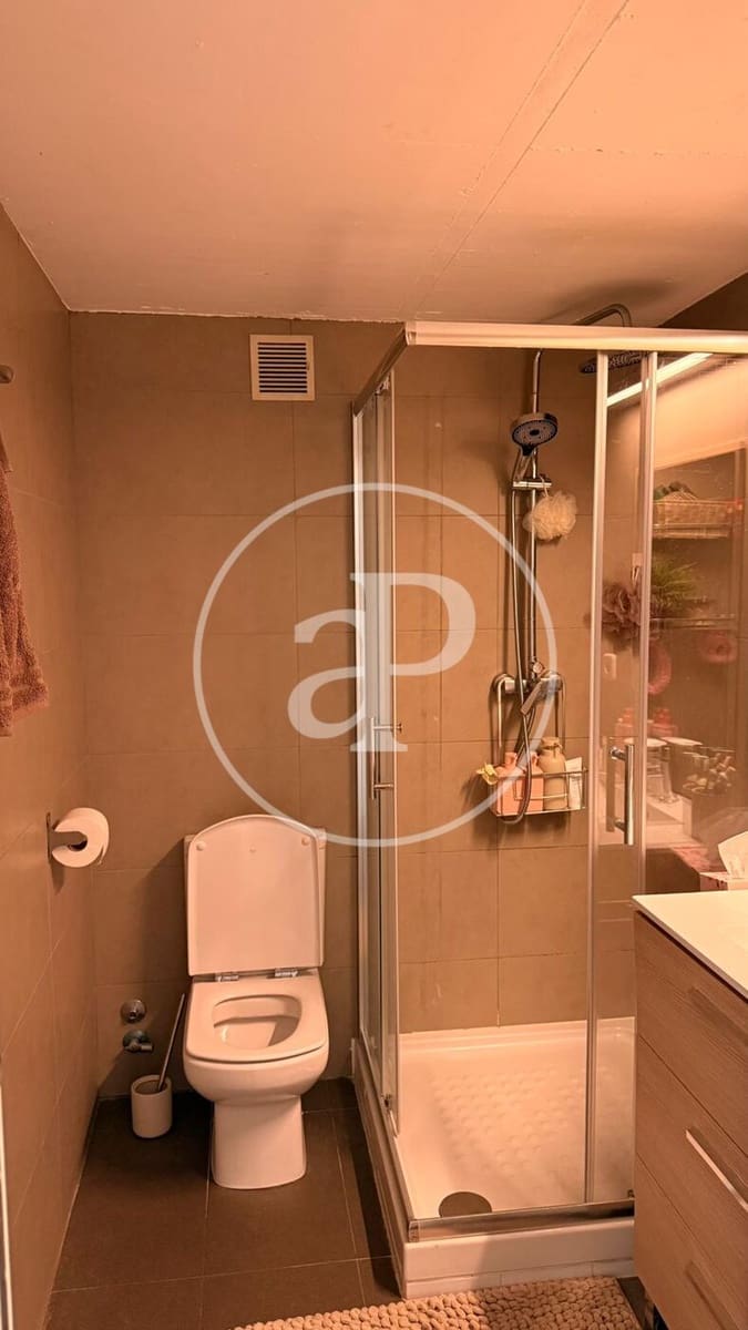 1 soveværelse Villa til leje i Valencia by med swimmingpool - € 1.300 (Ref: 9825335)