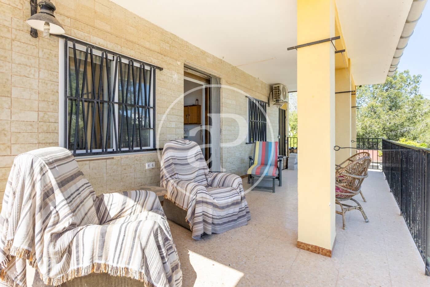 4 bedroom Villa for sale in Catadau with pool - € 190,000 (Ref: 9825342)