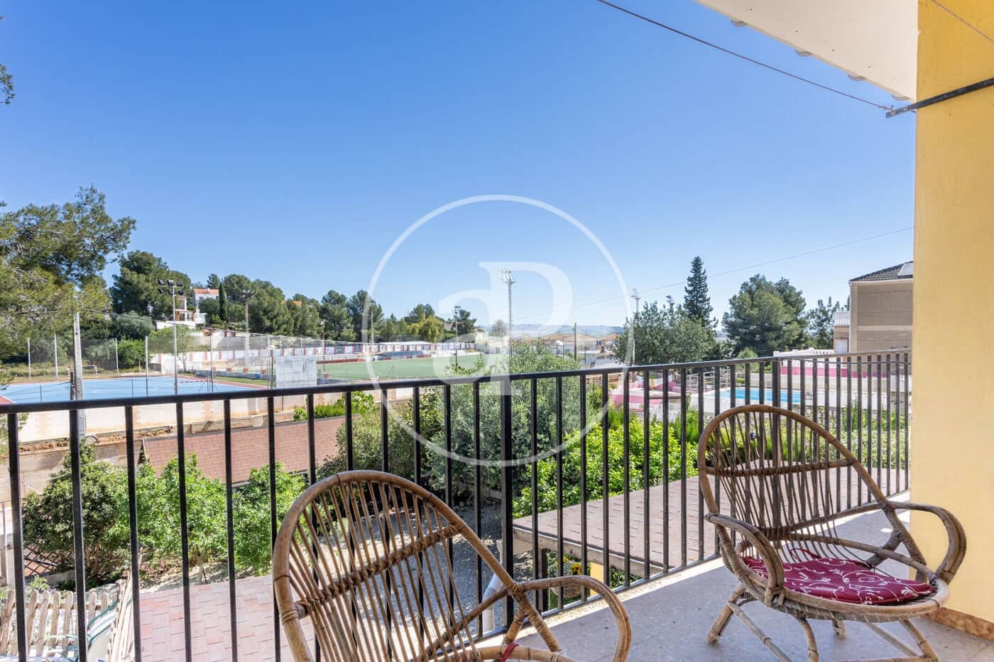 4 bedroom Villa for sale in Catadau with pool - € 190,000 (Ref: 9825342)