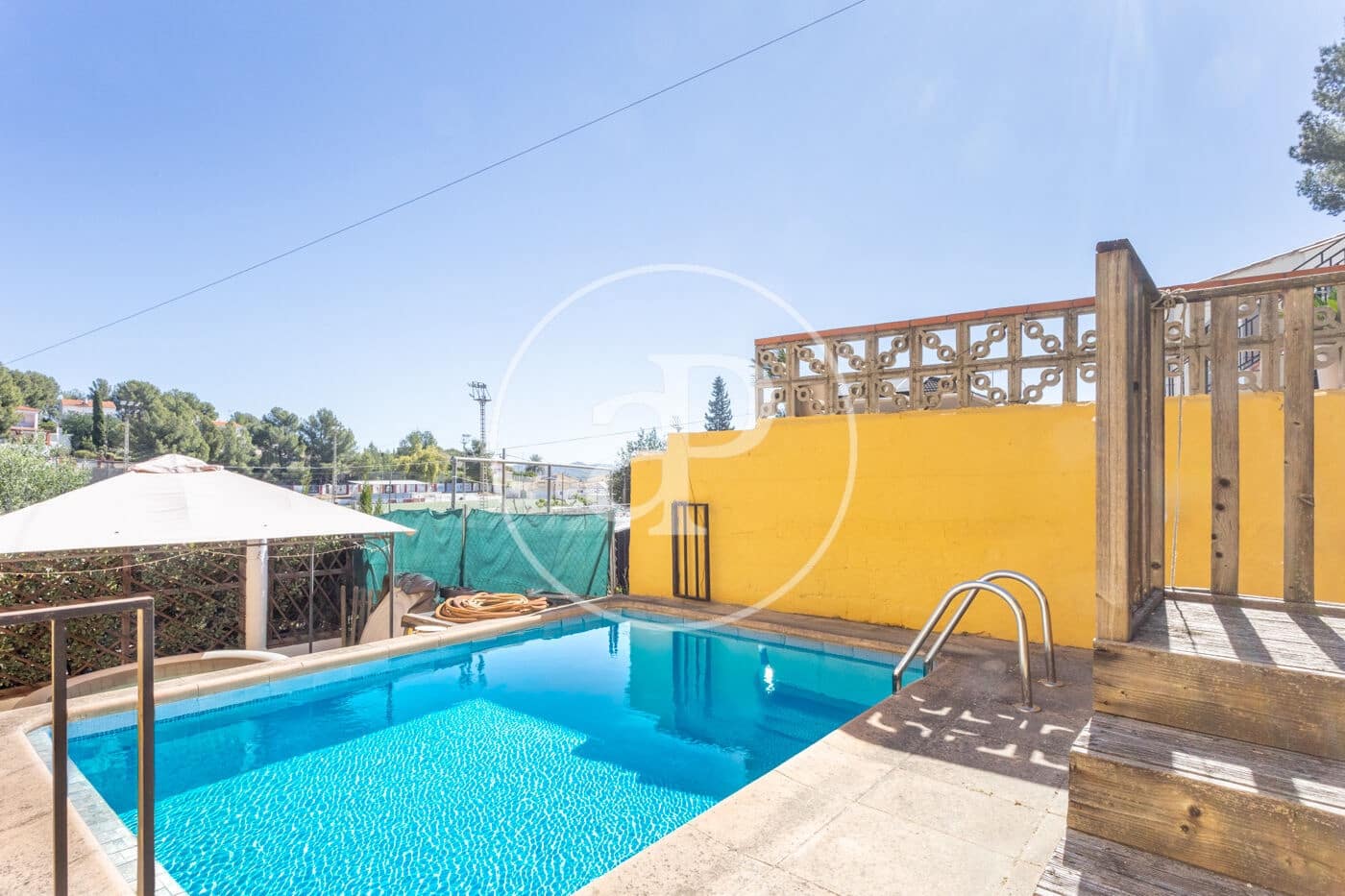 4 bedroom Villa for sale in Catadau with pool - € 190,000 (Ref: 9825342)