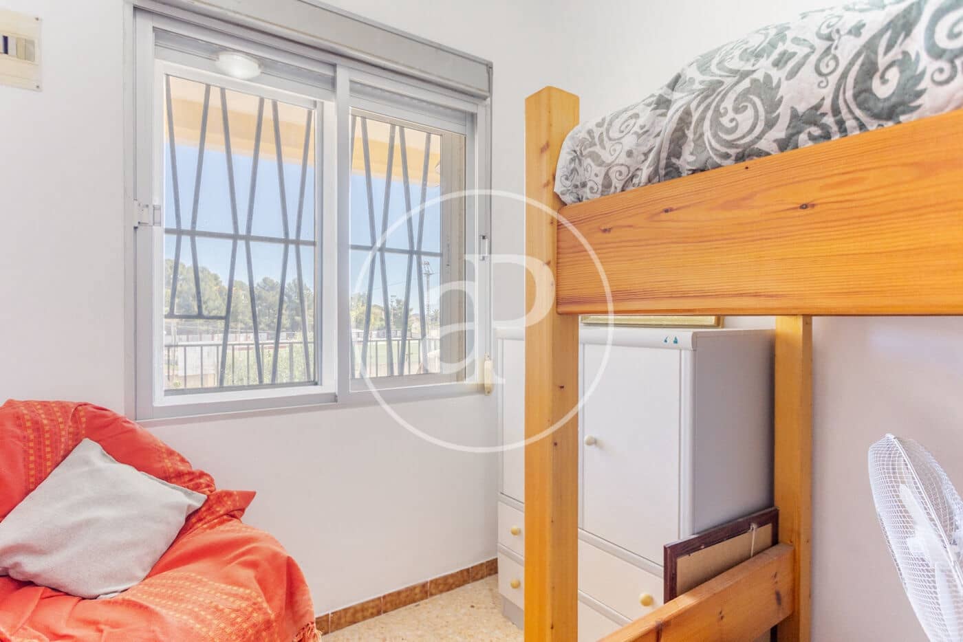 4 bedroom Villa for sale in Catadau with pool - € 190,000 (Ref: 9825342)