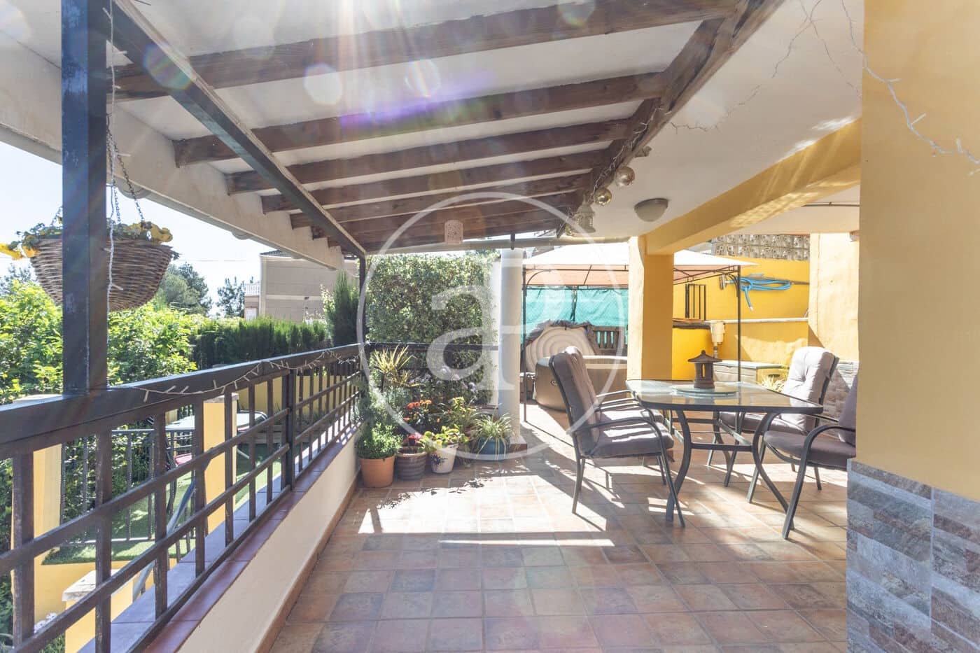 4 bedroom Villa for sale in Catadau with pool - € 190,000 (Ref: 9825342)