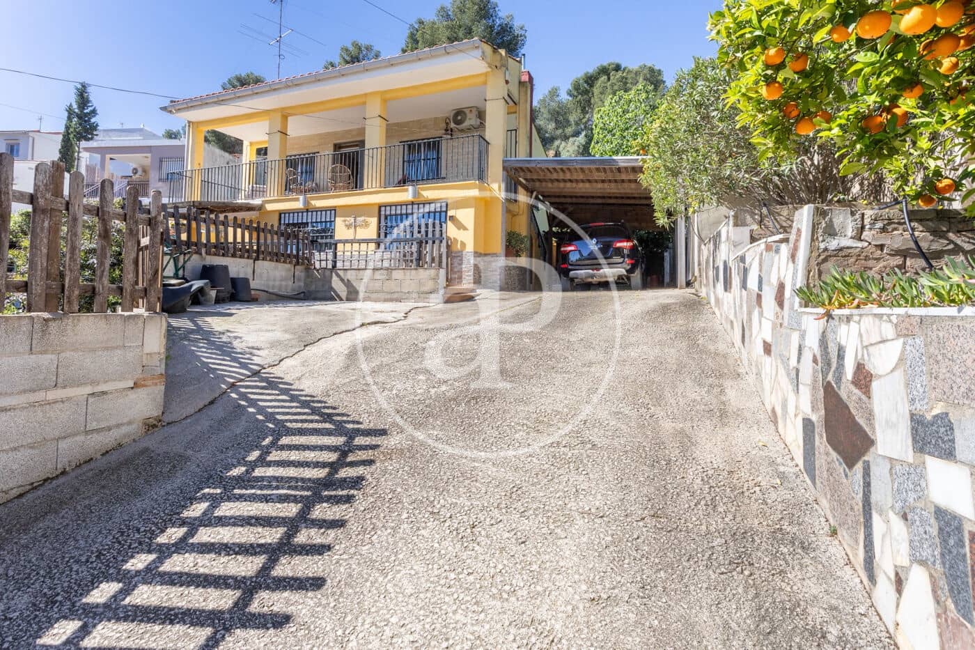 4 bedroom Villa for sale in Catadau with pool - € 190,000 (Ref: 9825342)