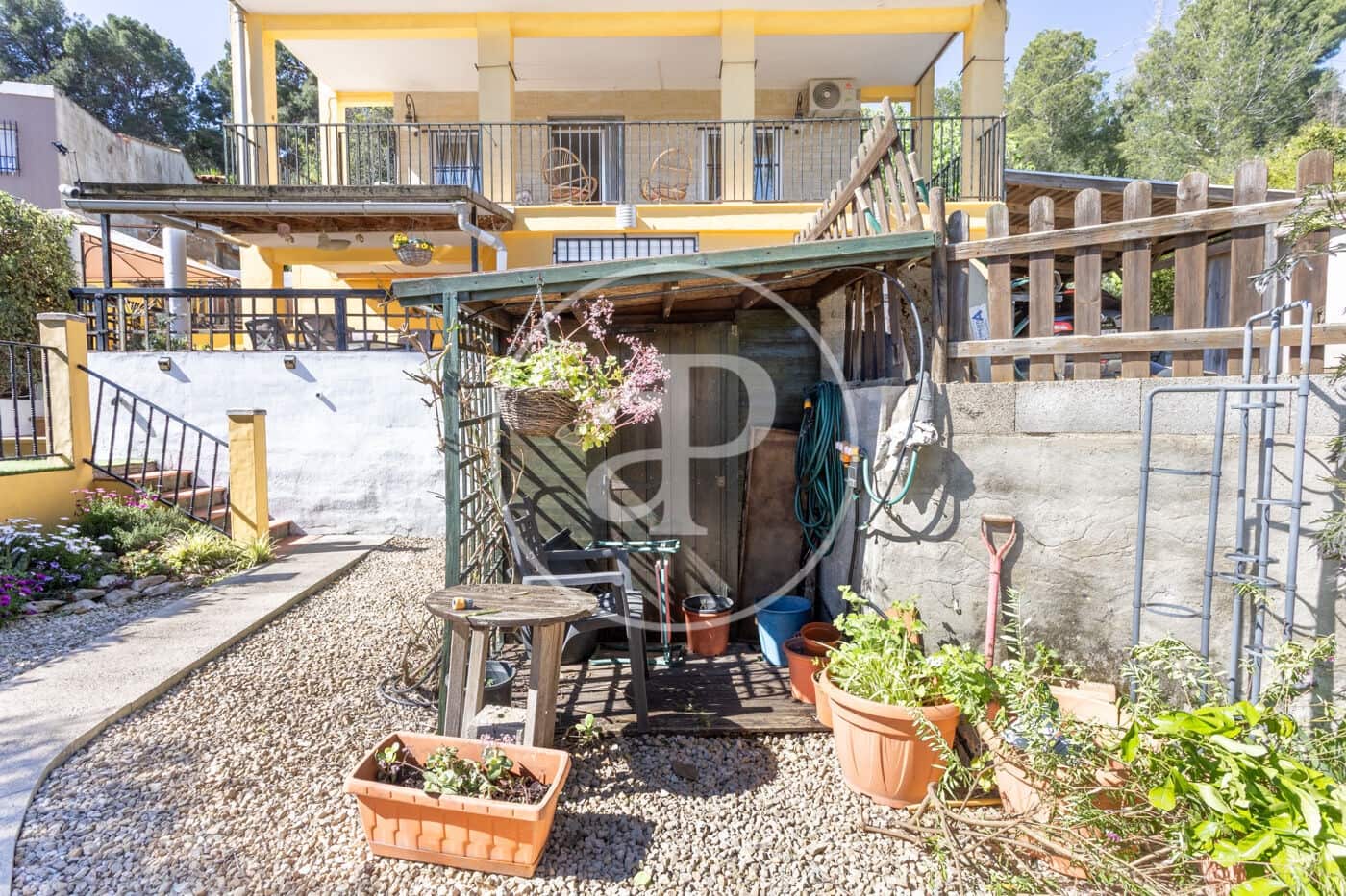 4 bedroom Villa for sale in Catadau with pool - € 190,000 (Ref: 9825342)
