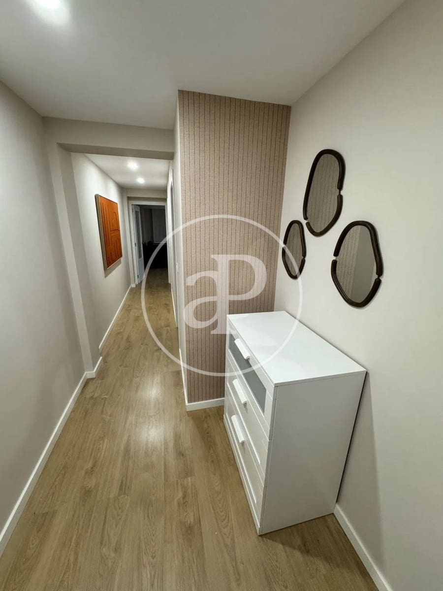 2 slaapkamer Appartement te huur in Valencia stad - € 1.500 (Ref: 9825345)