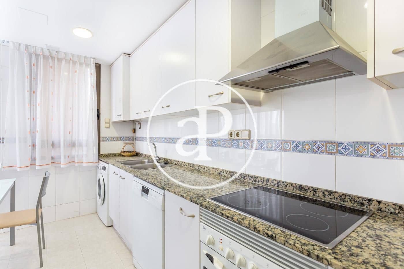 Apartamento de 3 habitaciones en València ciudad en alquiler con piscina garaje - 2.500 € (Ref: 9829255)