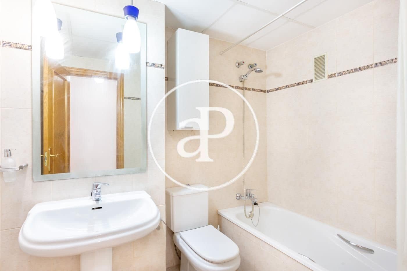 Apartamento de 3 habitaciones en València ciudad en alquiler con piscina garaje - 2.500 € (Ref: 9829255)