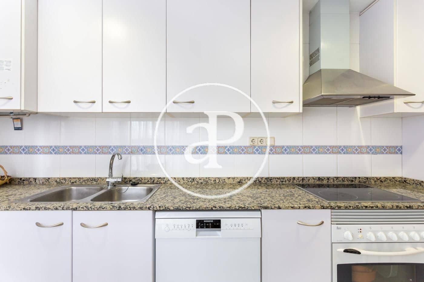 Apartamento de 3 habitaciones en València ciudad en alquiler con piscina garaje - 2.500 € (Ref: 9829255)