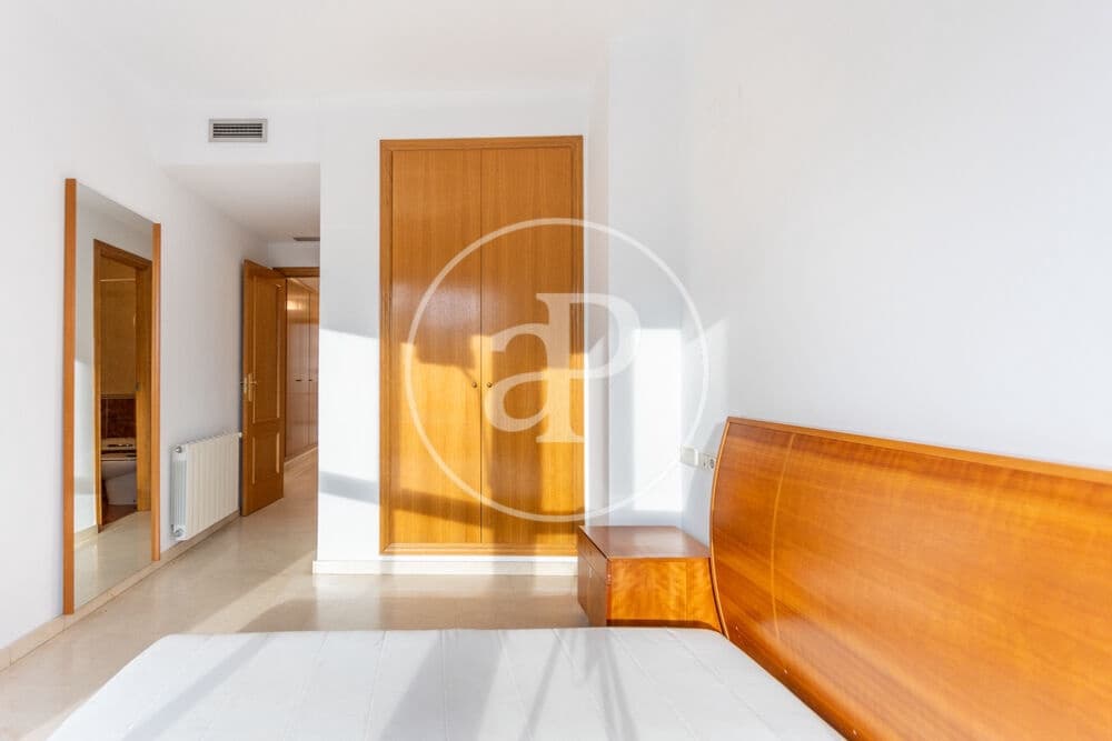 3 bedroom Apartment for rent in Valencia city with pool garage - € 2,300 (Ref: 9829255)