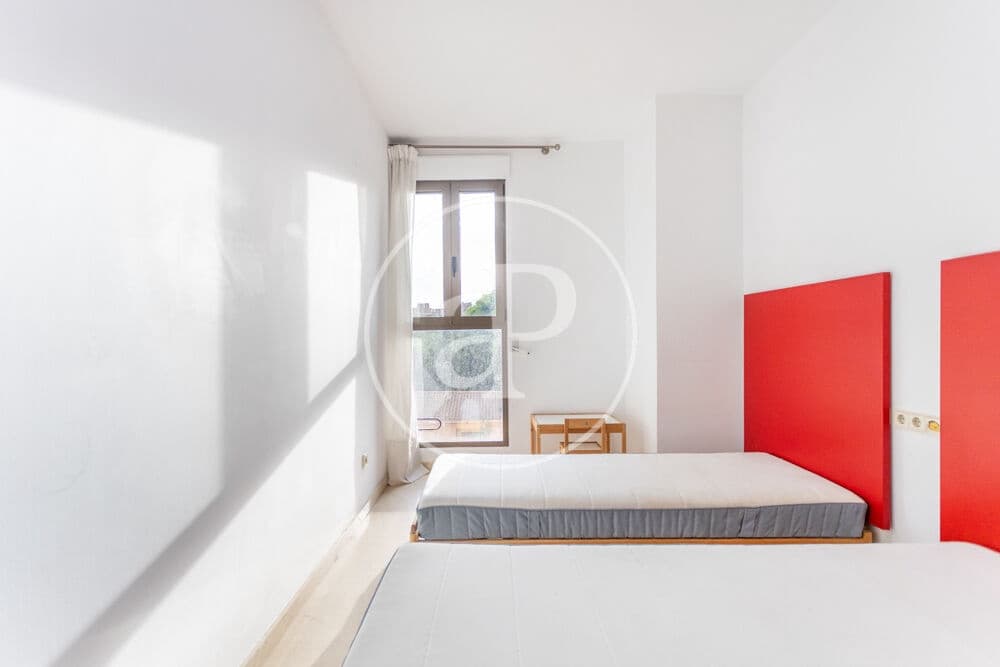 3 bedroom Apartment for rent in Valencia city with pool garage - € 2,300 (Ref: 9829255)