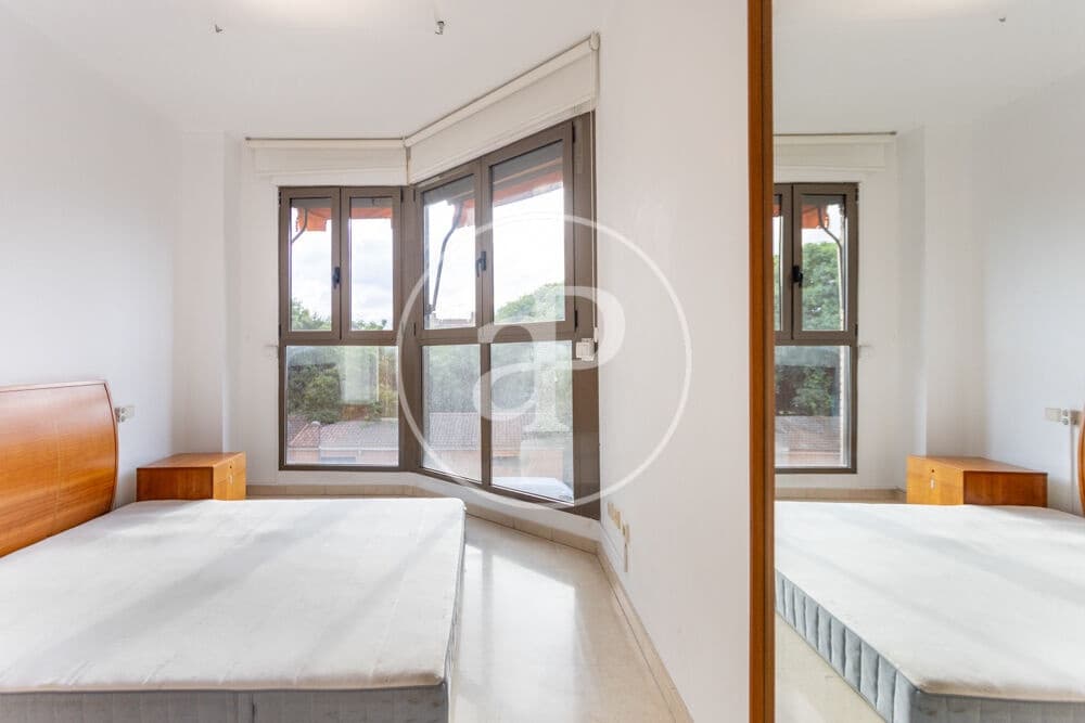 3 bedroom Apartment for rent in Valencia city with pool garage - € 2,300 (Ref: 9829255)