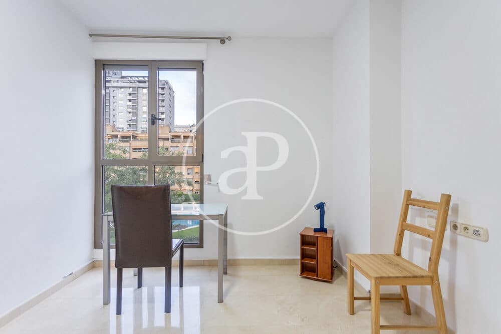 3 bedroom Apartment for rent in Valencia city with pool garage - € 2,300 (Ref: 9829255)