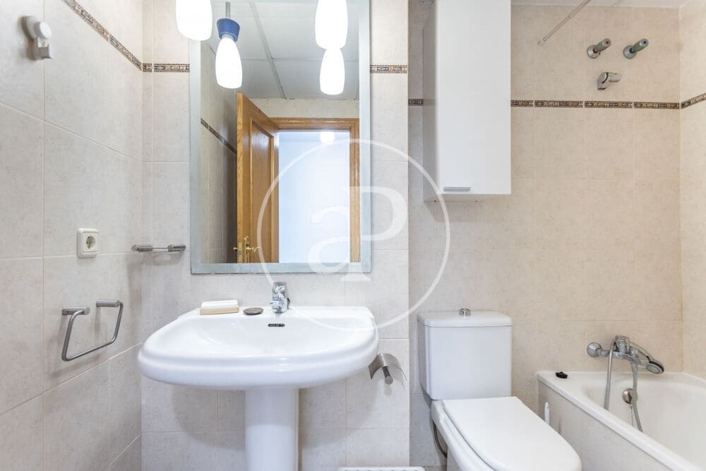 3 bedroom Apartment for rent in Valencia city with pool garage - € 2,300 (Ref: 9829255)