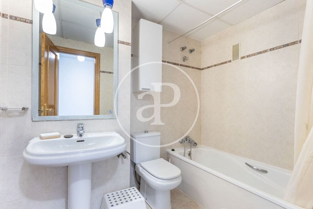 3 bedroom Apartment for rent in Valencia city with pool garage - € 2,300 (Ref: 9829255)