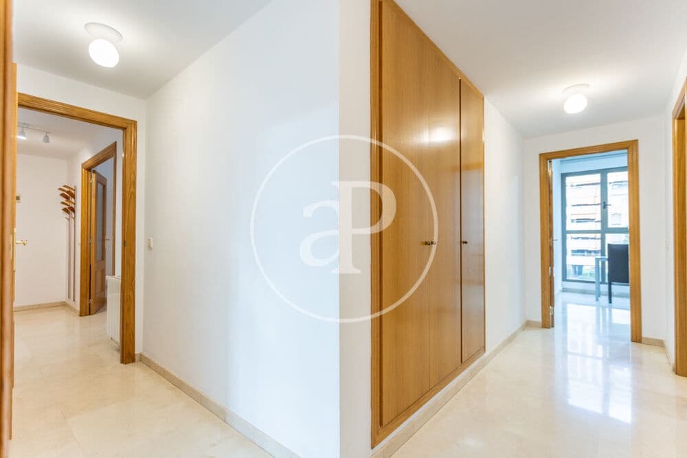 3 bedroom Apartment for rent in Valencia city with pool garage - € 2,300 (Ref: 9829255)