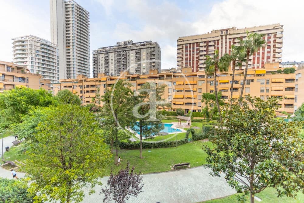 3 bedroom Apartment for rent in Valencia city with pool garage - € 2,300 (Ref: 9829255)