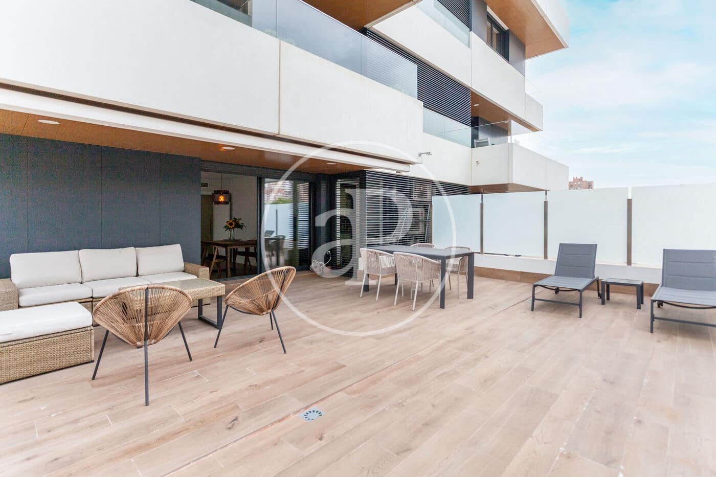 Apartamento de 3 habitaciones en València ciudad en alquiler con piscina garaje - 2.800 € (Ref: 9829257)