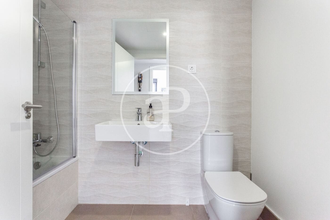 Apartamento de 3 habitaciones en València ciudad en alquiler con piscina garaje - 2.800 € (Ref: 9829257)