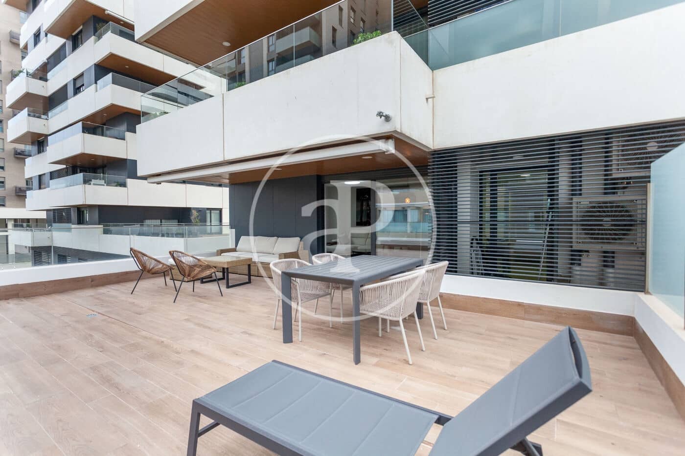 Apartamento de 3 habitaciones en València ciudad en alquiler con piscina garaje - 2.800 € (Ref: 9829257)