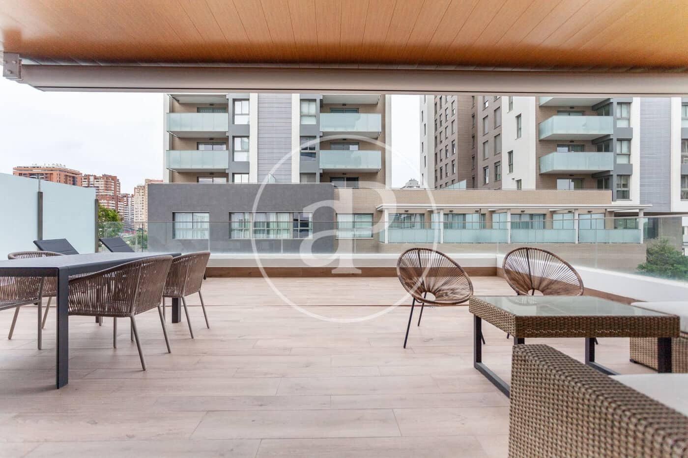 Apartamento de 3 habitaciones en València ciudad en alquiler con piscina garaje - 2.800 € (Ref: 9829257)