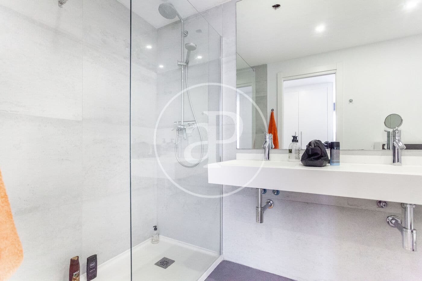 Apartamento de 3 habitaciones en València ciudad en alquiler con piscina garaje - 2.800 € (Ref: 9829257)
