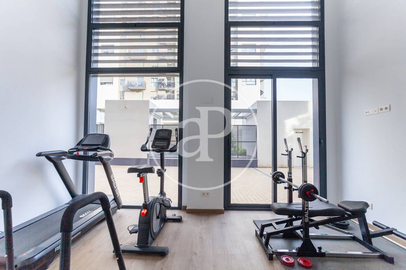 Apartamento de 3 habitaciones en València ciudad en alquiler con piscina garaje - 2.800 € (Ref: 9829257)