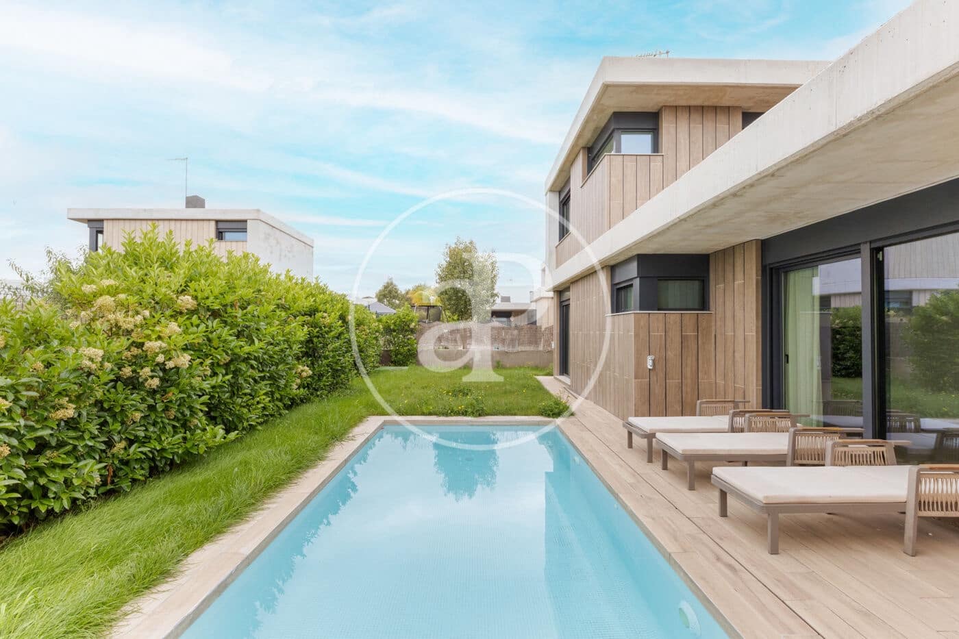 Villa/Maison de 4 chambres à louer à Betera avec piscine - 4 200 € (Ref: 9829258)