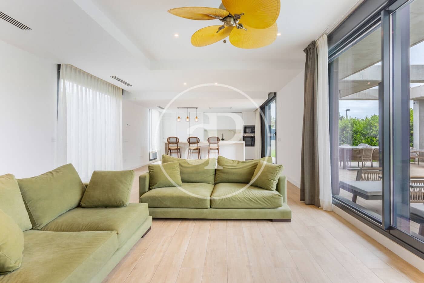 Villa/Maison de 4 chambres à louer à Betera avec piscine - 4 200 € (Ref: 9829258)