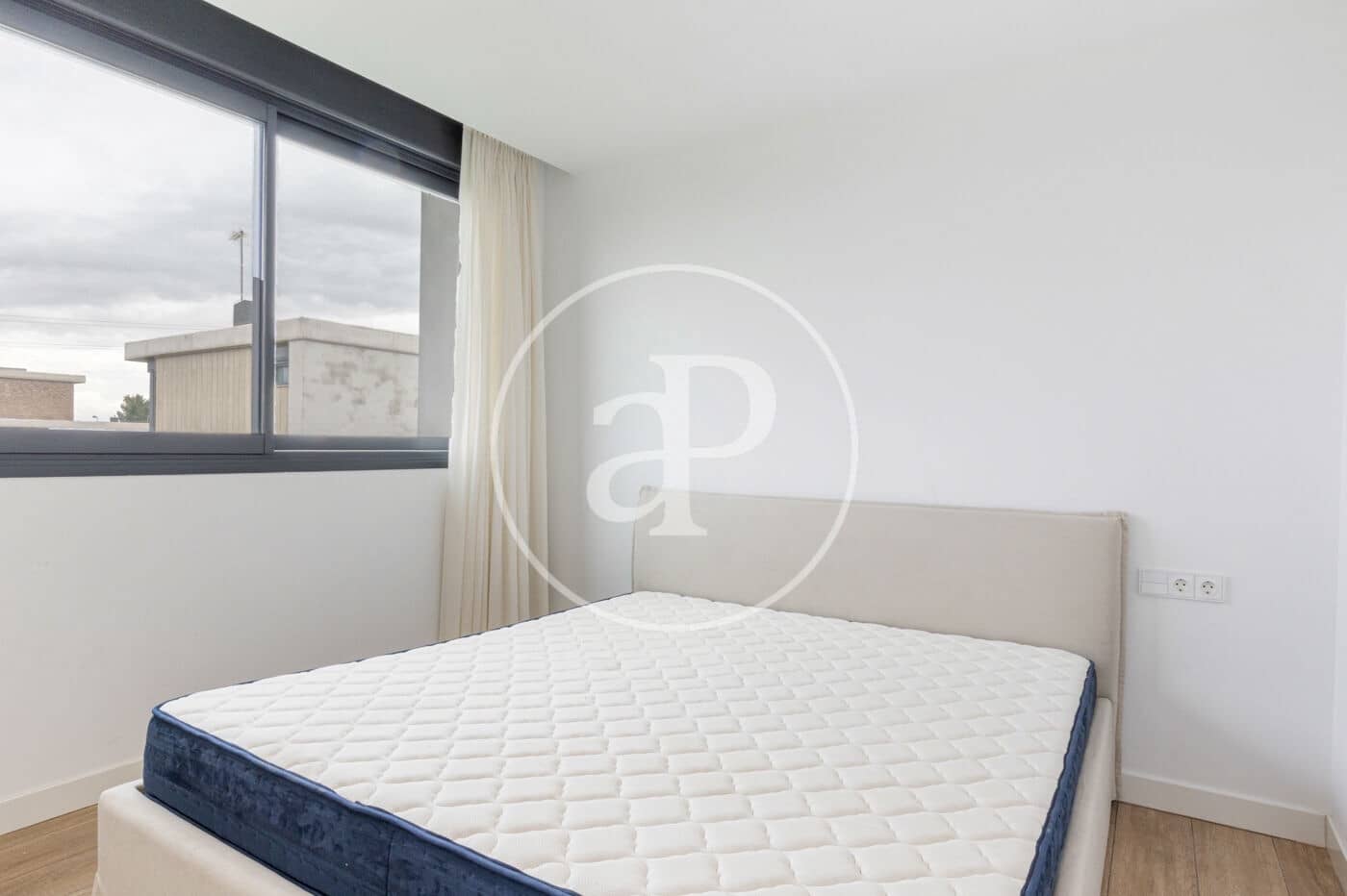 Villa/Maison de 4 chambres à louer à Betera avec piscine - 4 200 € (Ref: 9829258)